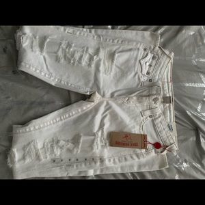 Never been worn ladies True Religion skinny jeans.